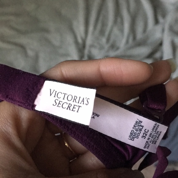 Victoria’s Secret Bra - Picture 3 of 3